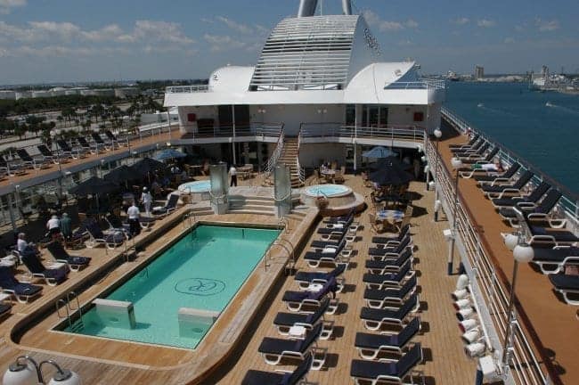 Luxe Cruise Line Adds Small Group Shore Excursions