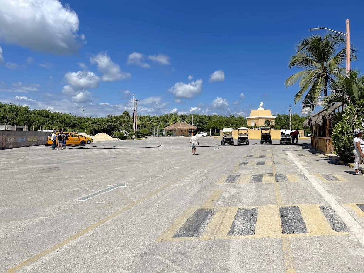 The taxi and golf cart rental area at the port.