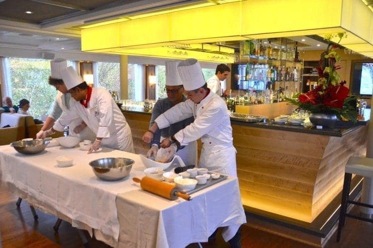 Viking Lif apple strudel cooking demonstration in the Observation Lounge 