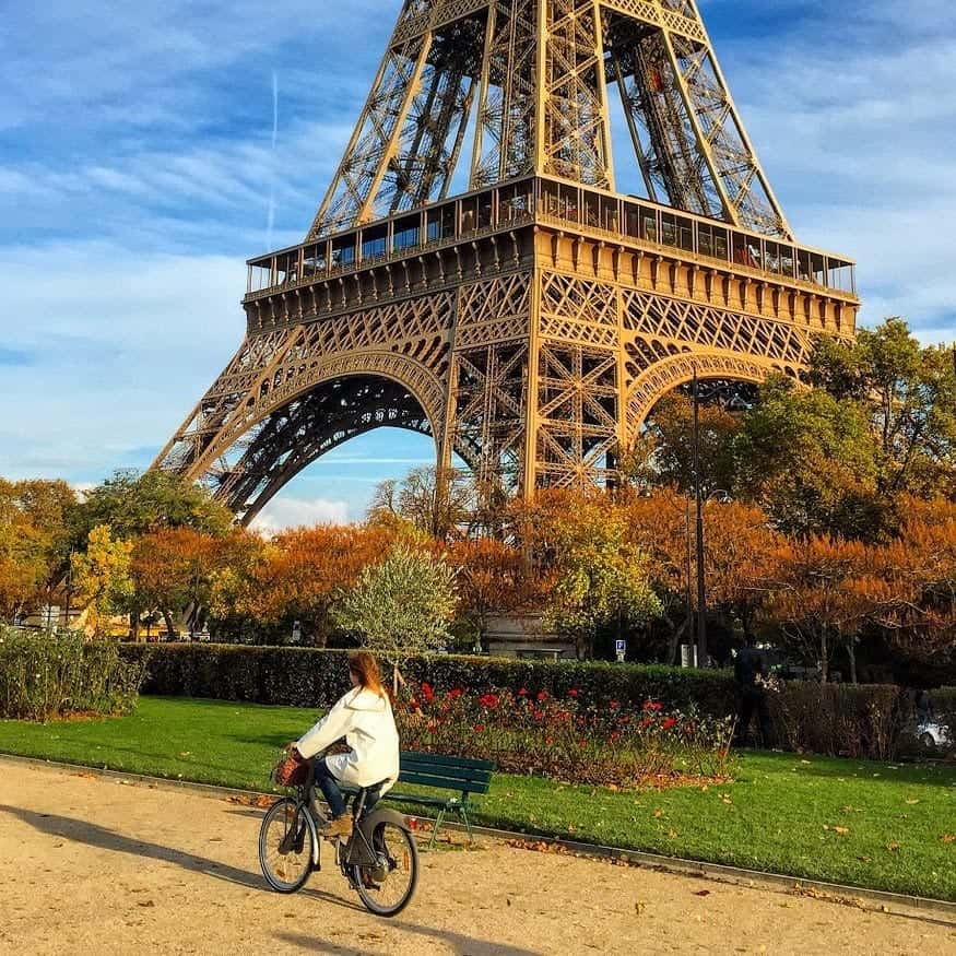 On an autumn afternoon walk in Paris