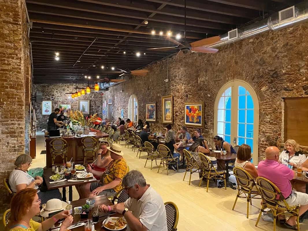 People having lunch at Glady's Cafe in downtown St. Thomas.