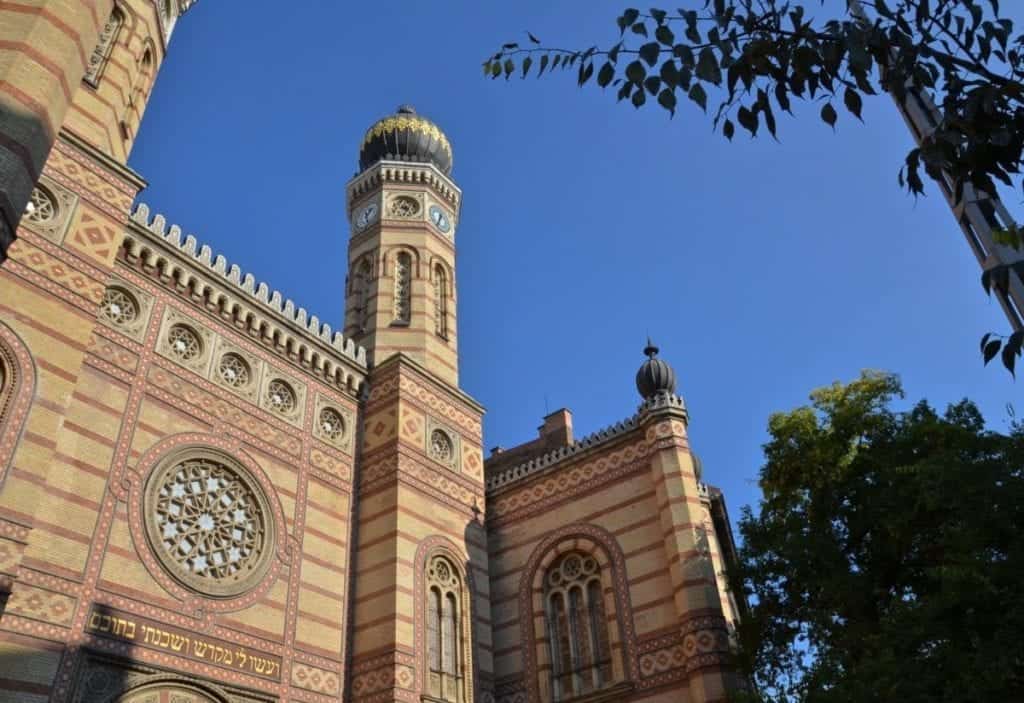 Exterior view of the Dohány Street Great Synagogue.