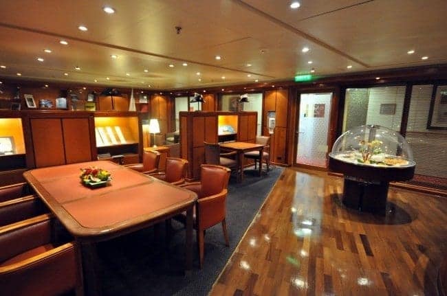 Holland America Ryndam Neptune Lounge