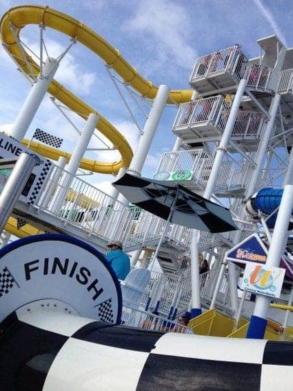 Massive Waterworks water park with 5 slides, 150 gallon dump bucket and more.