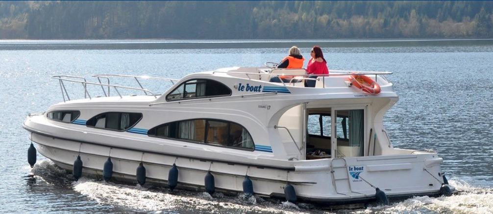 Le Boat boat rental on a lake in Europe