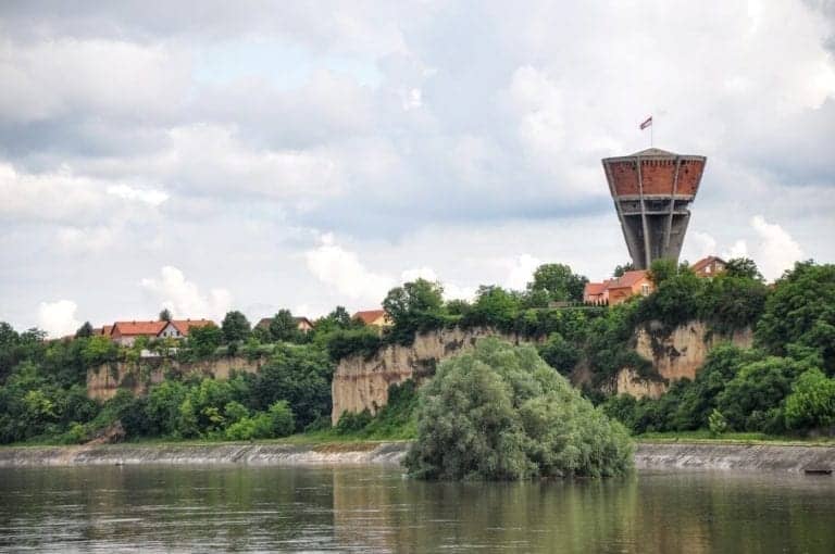 FIRE ON DANUBE RIVER CRUISE SHIP – PASSENGERS EVACUATED