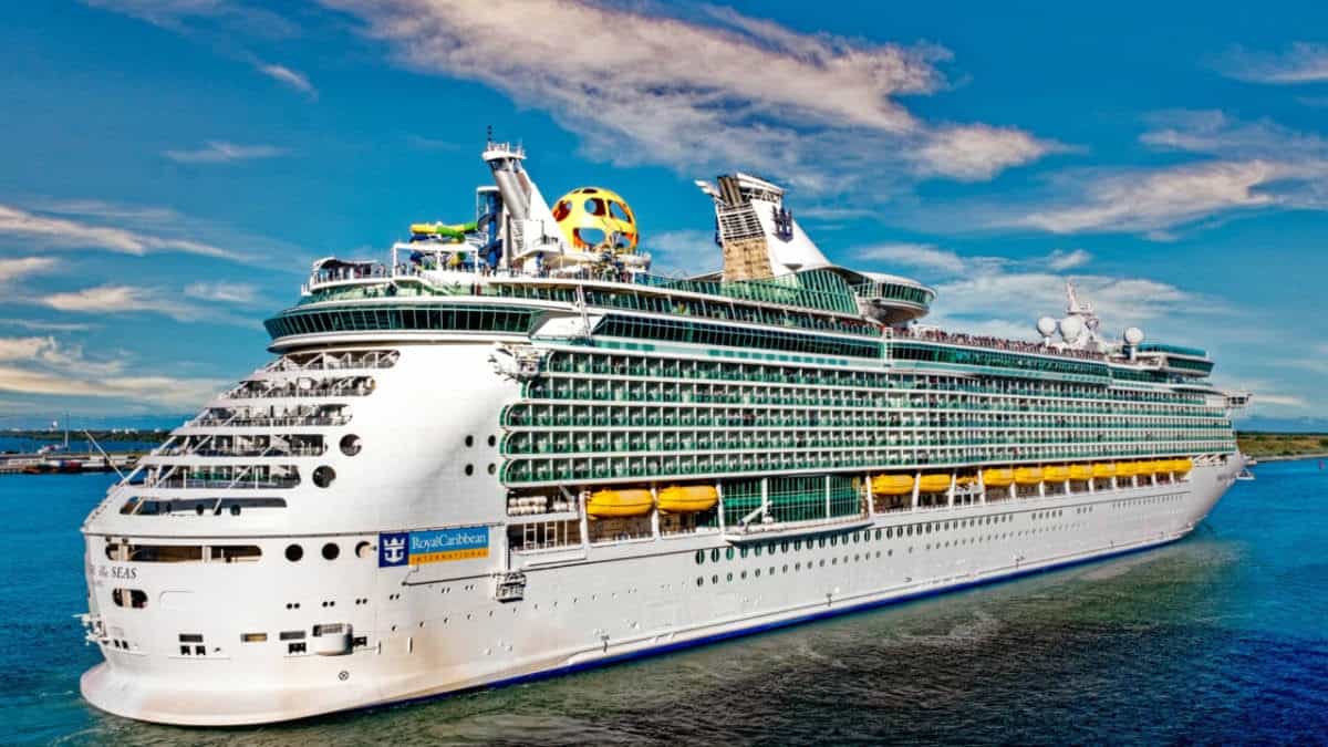 Royal Caribbean’s Mariner of the Seas Faces Port Cancellation Due to Delays