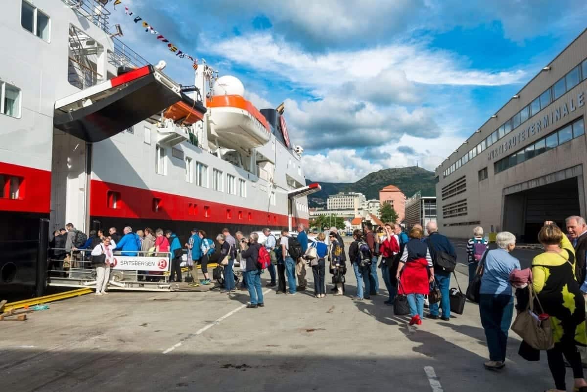 Boarding MS Spitsbergen expedition-stlye.