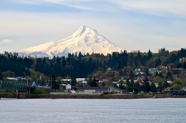 Queen of the West passes Mt Hood in Oregon.