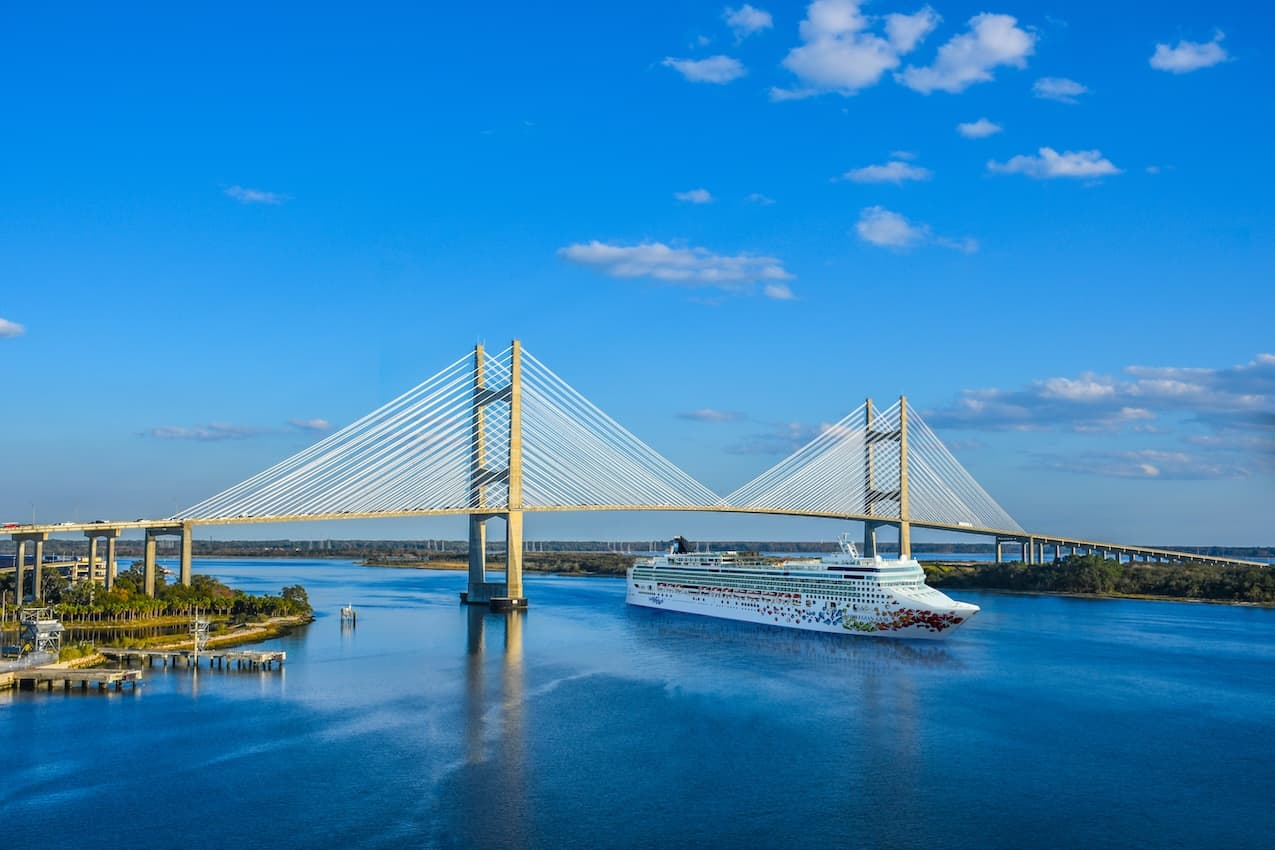 Norwegian Gem passing under Jacksonville bridge.