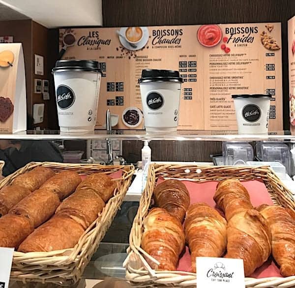 With the scent of fresh-baked croissants, early morning must be the best time to visit Paris