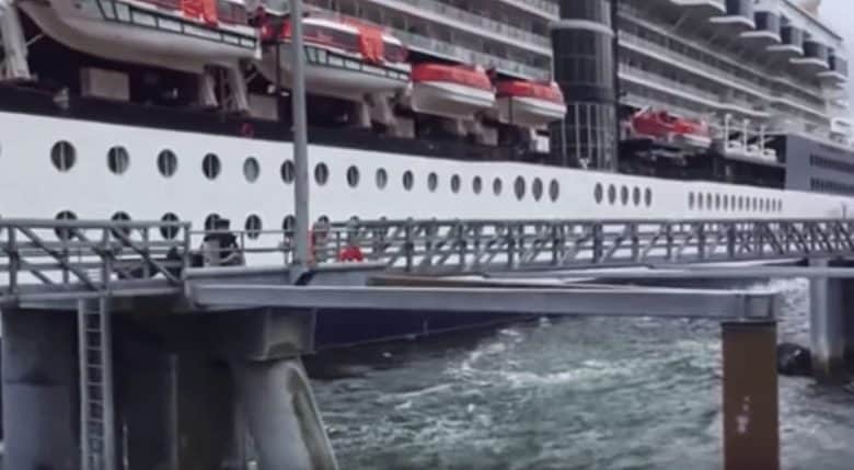 Celebrity Infinity slams into Keetchikan dock