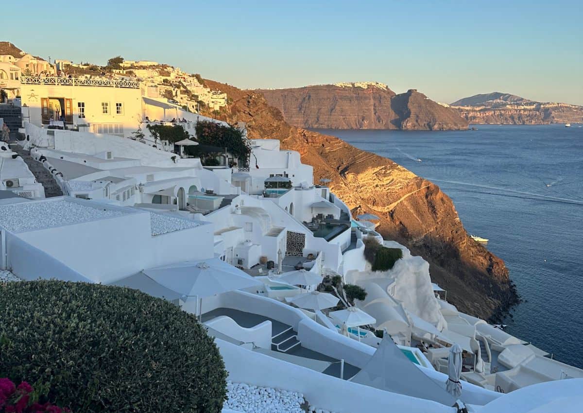 Stark white village of Oia, Santorini on the cliff.