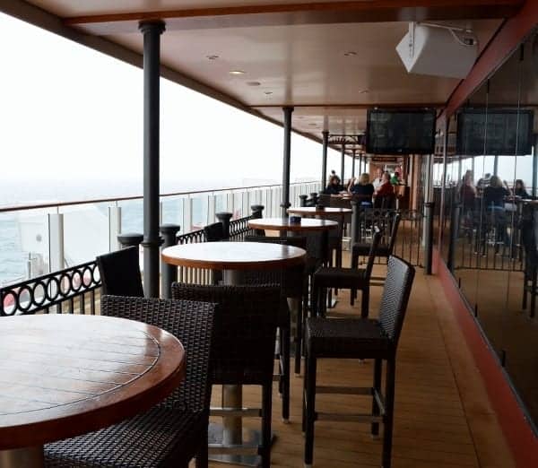 Waterfront dining on Norwegian Breakaway